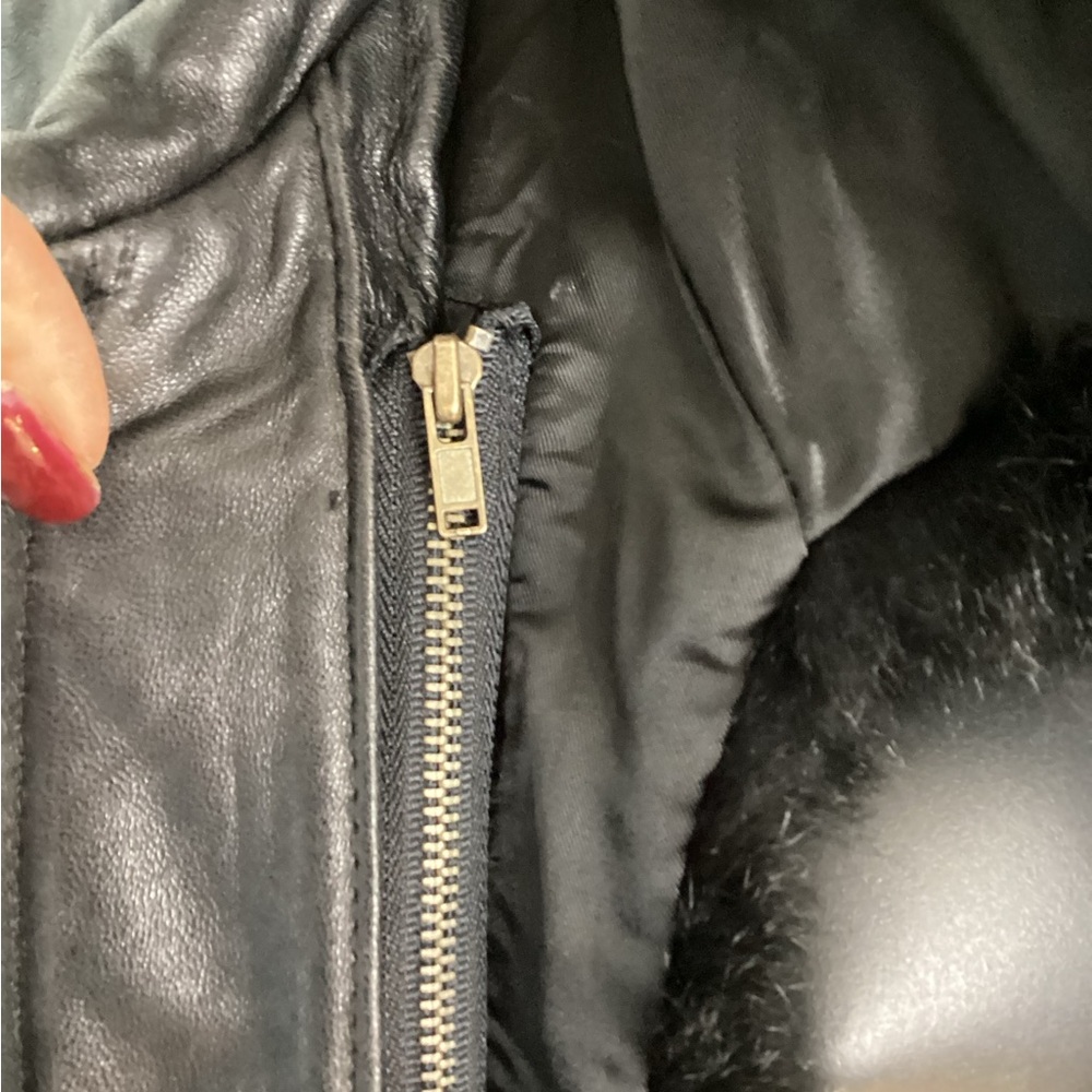 Vintage Black Genuine Leather Jacket with Genuine Opossum Fur Trim Insert L - Picture 10 of 16